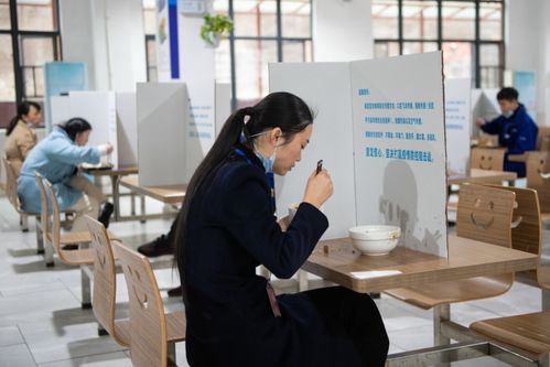 北京出台新版餐饮服务指引 不得面对面就餐